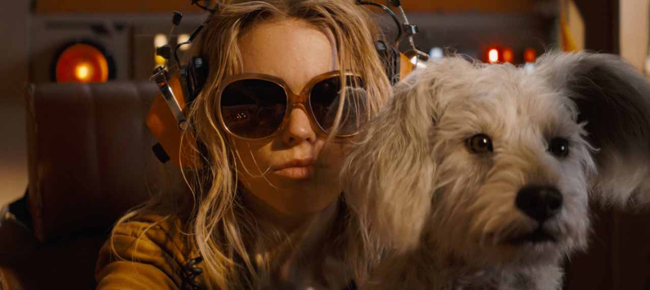 <strong>《超级少女》全新预告海报双发 纵横</strong>